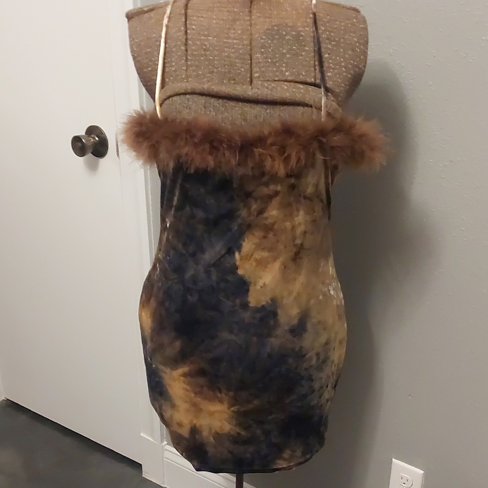 WinWin Brown & Black Faux Fur Trim Velour Dress.